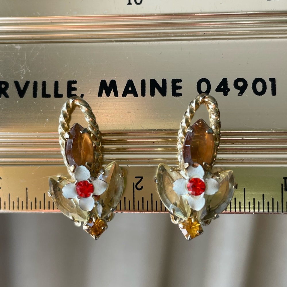 Vintage Gold Flower Austrian Crystal Clip-on Earrings - Picture 7 of 9
